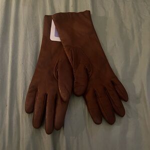 Leather and cashmere gloves